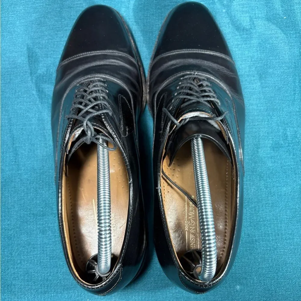 Size 9 - Johnston & Murphy Men's Black Leather shoes